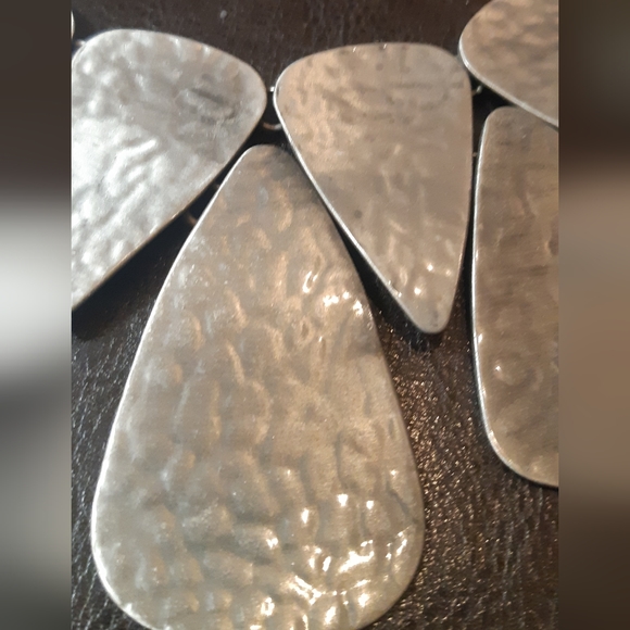 Silver Metal Necklace - Picture 2 of 2